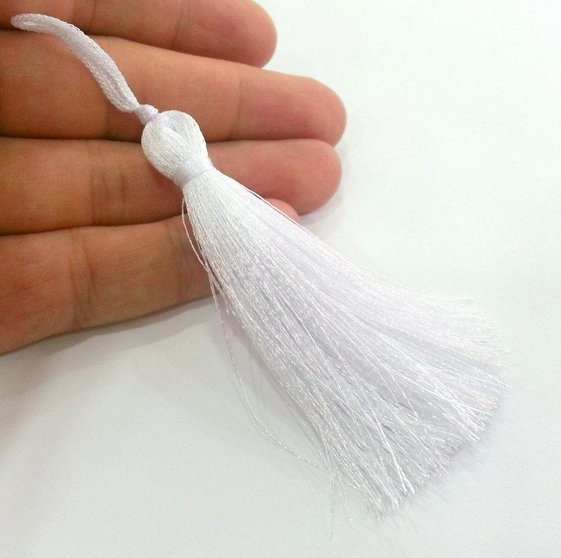 2 Thread Tassel Snow White (78 mm - 3 inches)   ,   G9606