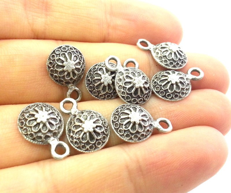 4 pcs (11 mm) Antique Silver Plated Brass Charms G3012