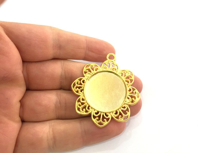 Flower Pendant Blank Gold Plated Blank , Mountings , Findings  (25 mm blank) 40 mm  G3169