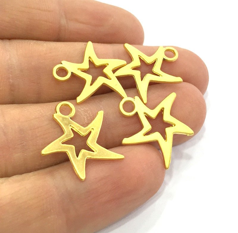 4 Gold Star Charms, Gold Plated Metal (20x19 mm)  G3514