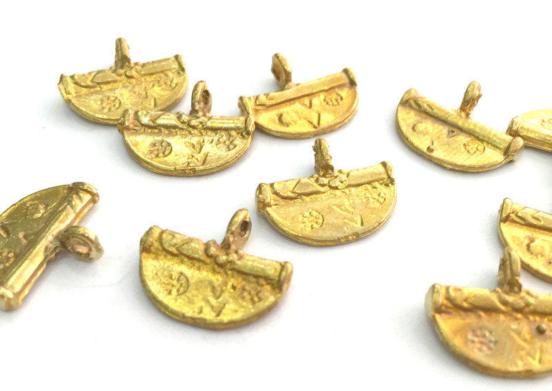 4 Raw Brass Charms 15x13 mm G3392