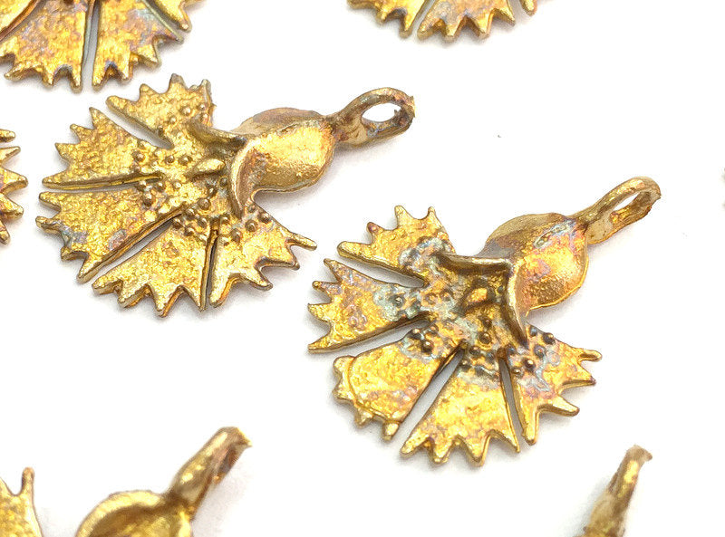 2 Raw Brass Flower Charms 25x18 mm G3400