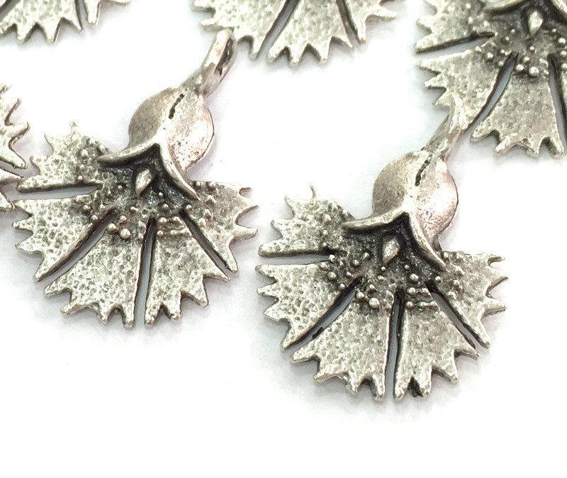 2 Silver Charms Flower Charms Antique Silver Plated Brass   G9452