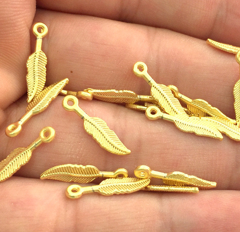 10 Pcs (17x4 mm)  Leaf Charms , Gold Plated Metal G3600