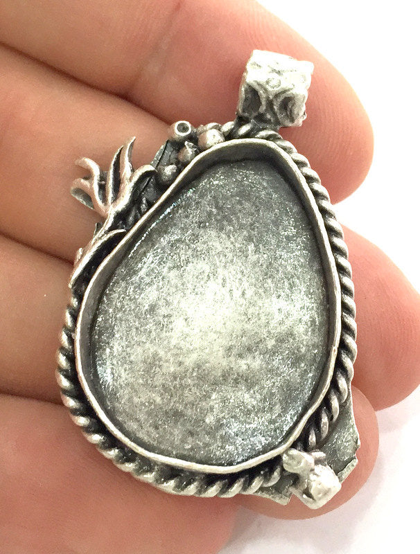 Antique Silver Plated Brass  Mountings , Blanks 44x30 mm (30x22 mm drop blank) G3815