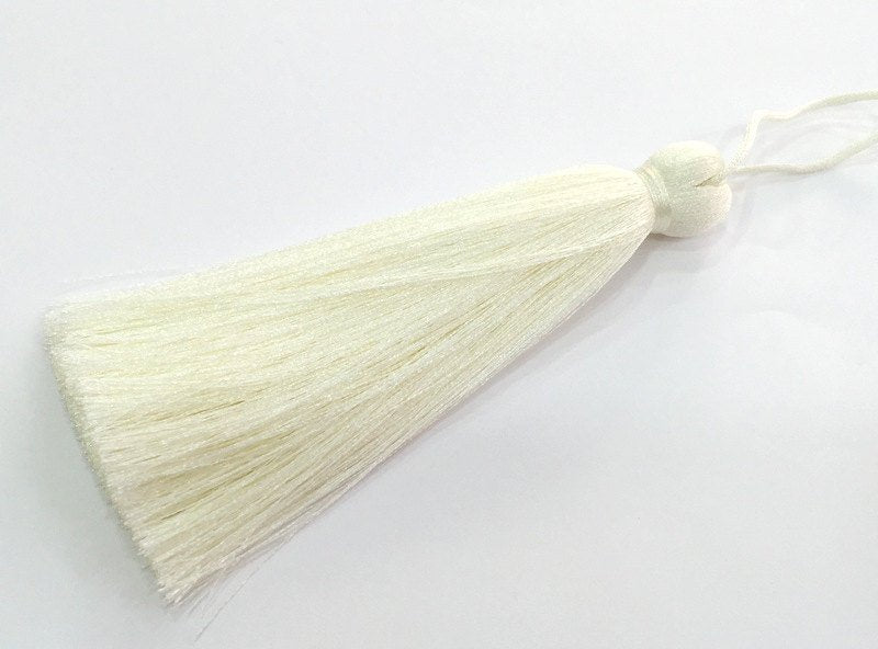 Cream  Tassel ,   Large Thick  113 mm - 4.4 inches   G12238