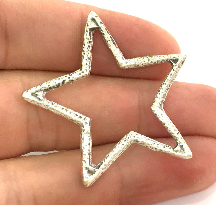 2 Star Pendants , Antique Silver Plated Metal 40 mm   G3957