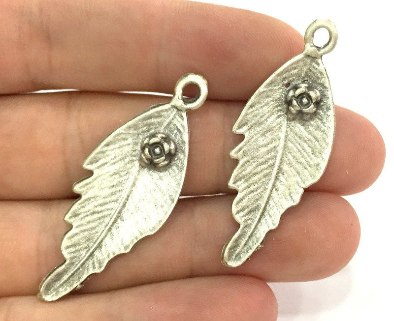 2 Leaf Pendants Antique Silver Plated Metal 46x18 mm   G3961