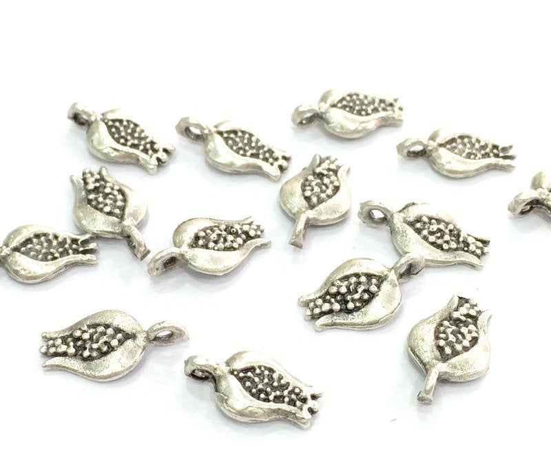 10 Pcs (15x9mm) Antique Silver Plated Brass Flower Charms  G4131