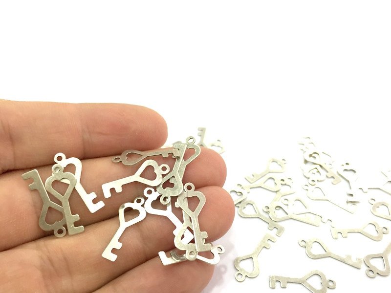 10 Antique Silver Plated Brass Key Charms 10 Pcs (20x8mm)   G4671