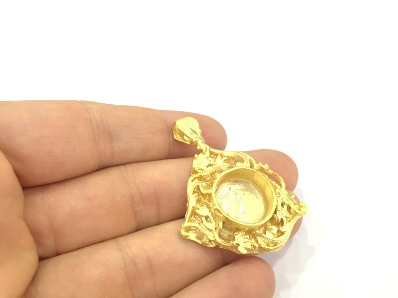 Pendant Blank Bezel Settings Base Blank Mountings Necklace Blank Cabochon Base Gold Plated Brass  (16 mm blank) G10050