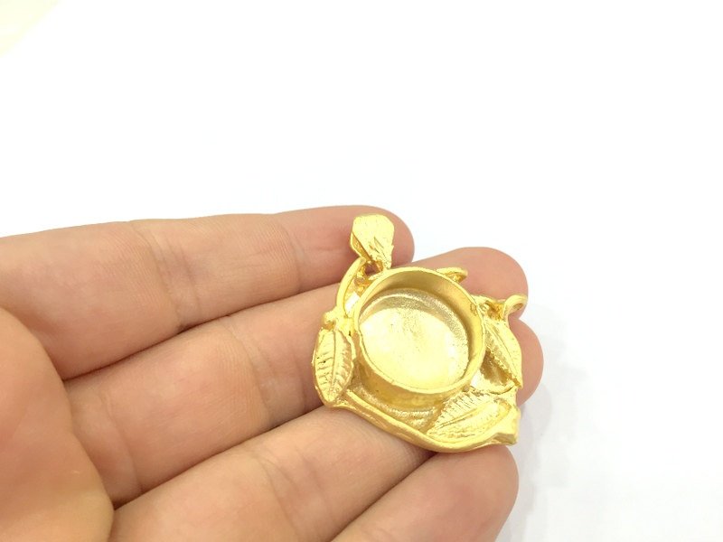 Pendant Blank Bezel Settings Base Blank Mountings Necklace Blank Cabochon Base Gold Plated Brass  (16 mm blank) G10050