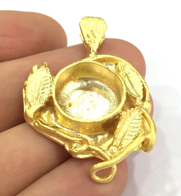 Pendant Blank Bezel Settings Base Blank Mountings Necklace Blank Cabochon Base Gold Plated Brass  (16 mm blank) G10044