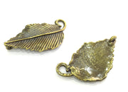 2 Leaf Pendant Antique Bronze Pendant (50x30 mm.) G5158