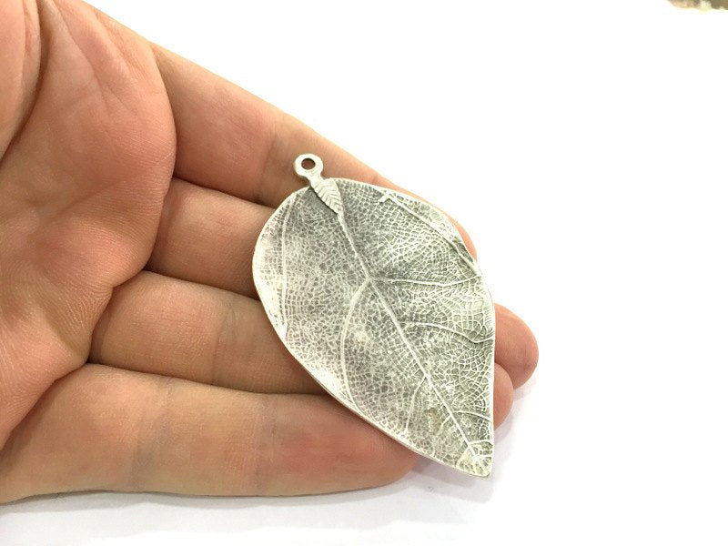 Antique Silver Plated Metal Leaf Pendant 72x41mm   G8808
