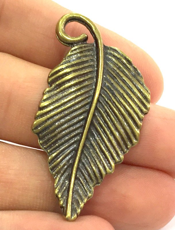 2 Leaf Pendant Antique Bronze Pendant (50x30 mm.) G5158