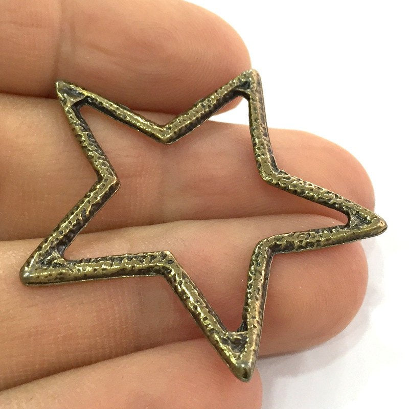 5 Antique Bronze Pendant Antique Bronze Star Pendant  (40 mm.)   G13820