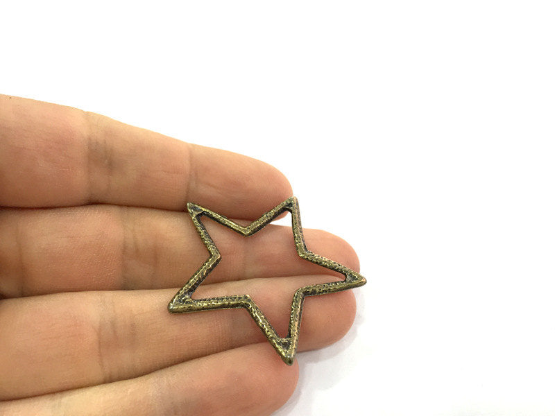 5 Antique Bronze Pendant Antique Bronze Star Pendant  (40 mm.)   G13820