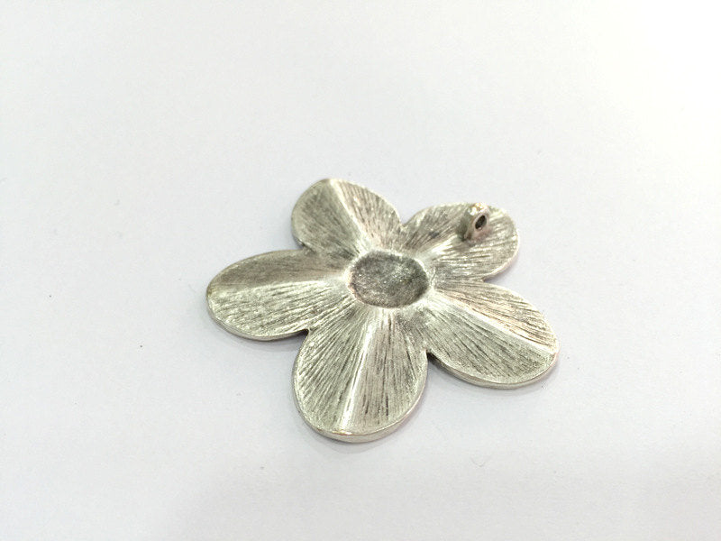 Flower Pendant Antique Silver Plated Metal 50mm   G5179