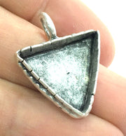 Antique Silver Plated Brass  Mountings , Blanks (20x20x20 mm  Triangle blank) G5260