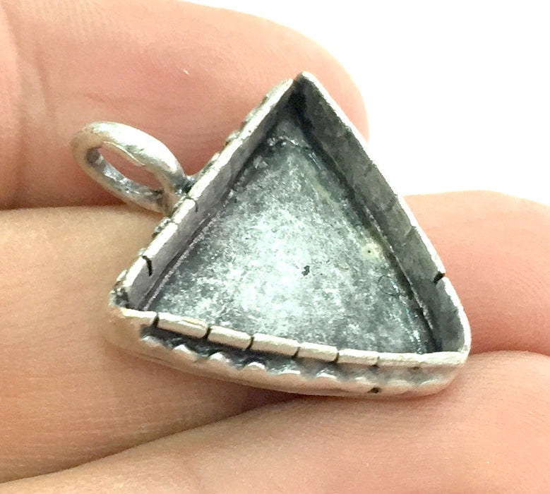 Antique Silver Plated Brass  Mountings , Blanks (20x20x20 mm  Triangle blank) G5260