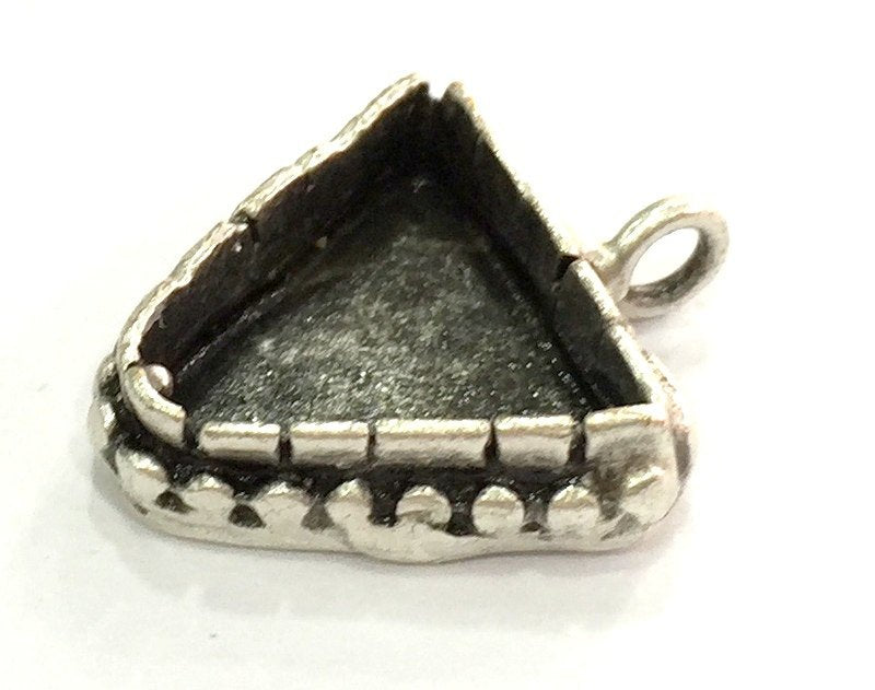 Silver Pendant Blank Antique Silver Plated Brass  Mountings , Blanks (15x15x15 mm  Triangle blank) G13947