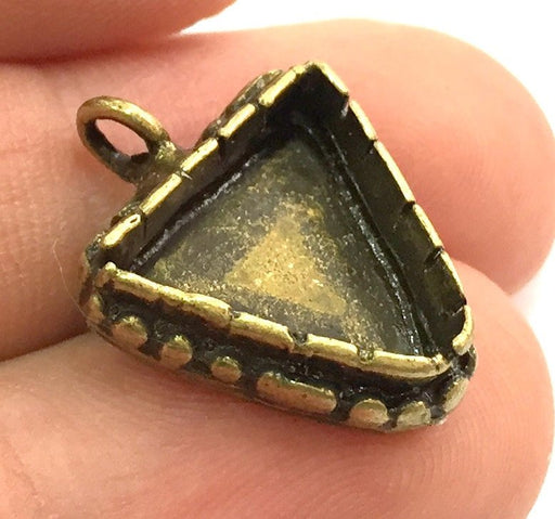 Antique Bronze Brass Blank (15x15x15mm triangle blank) , Mountings  G5462