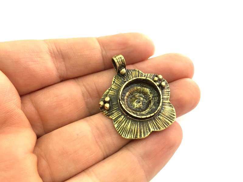 Antique Bronze Brass Blank (16mm blank) , Mountings  G5453