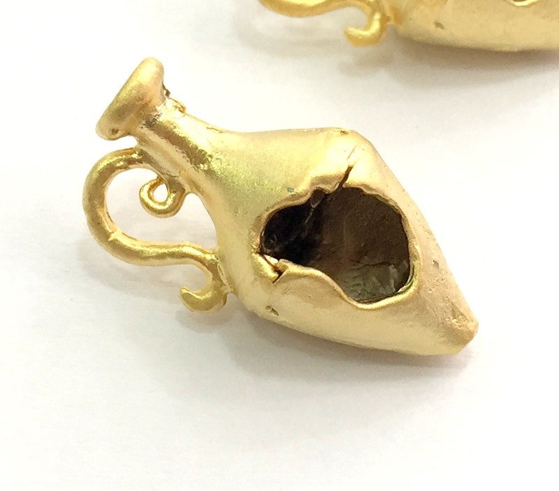 Amphora Pendant 25x16mm , Gold Plated Brass G9860