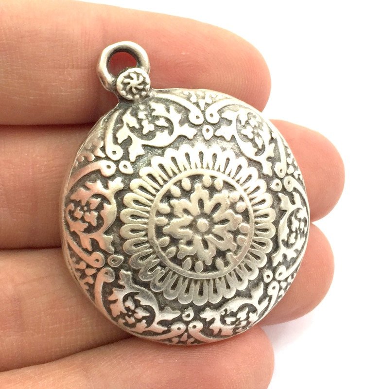 Antique Silver Tribal Pendants (44x36mm) Antique Silver Plated Metal  G9777