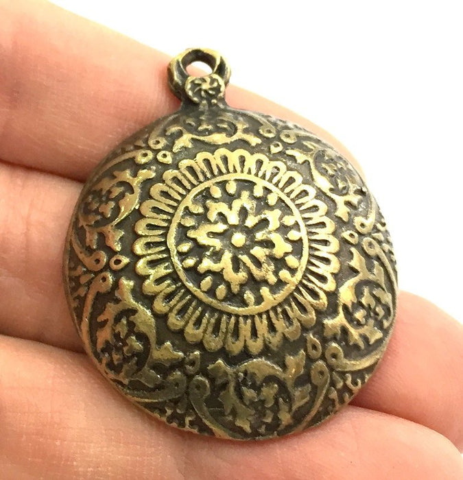 Antique Bronze  Metal Pendant (44x35 mm.)    G9785