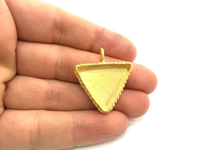 Gold Plated Brass Mountings ,  Blanks   (25x25x25 mm triangle blank) G5826