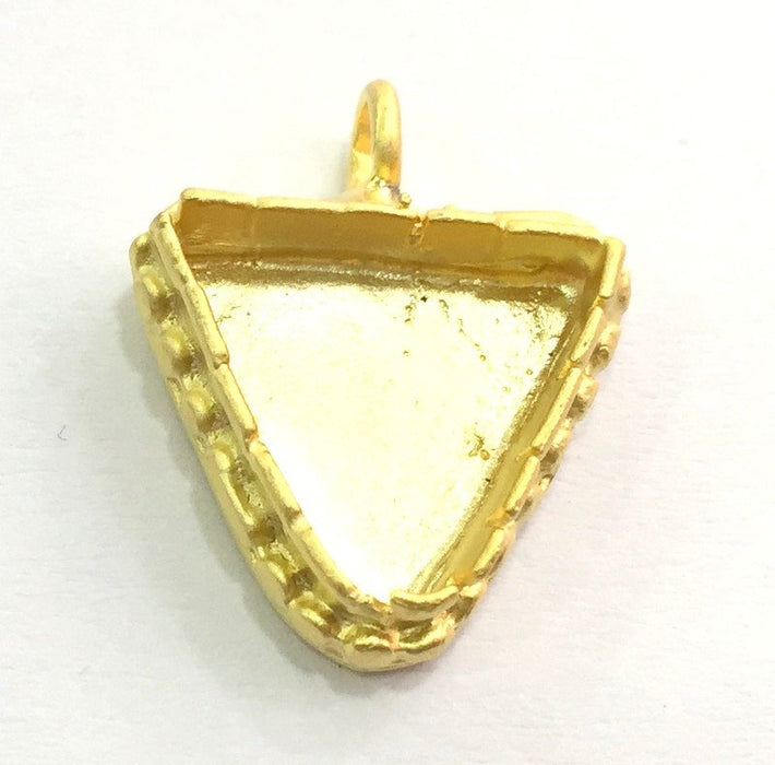 Gold Plated Brass Mountings ,  Blanks   (15x15x15 mm triangle blank) G5827
