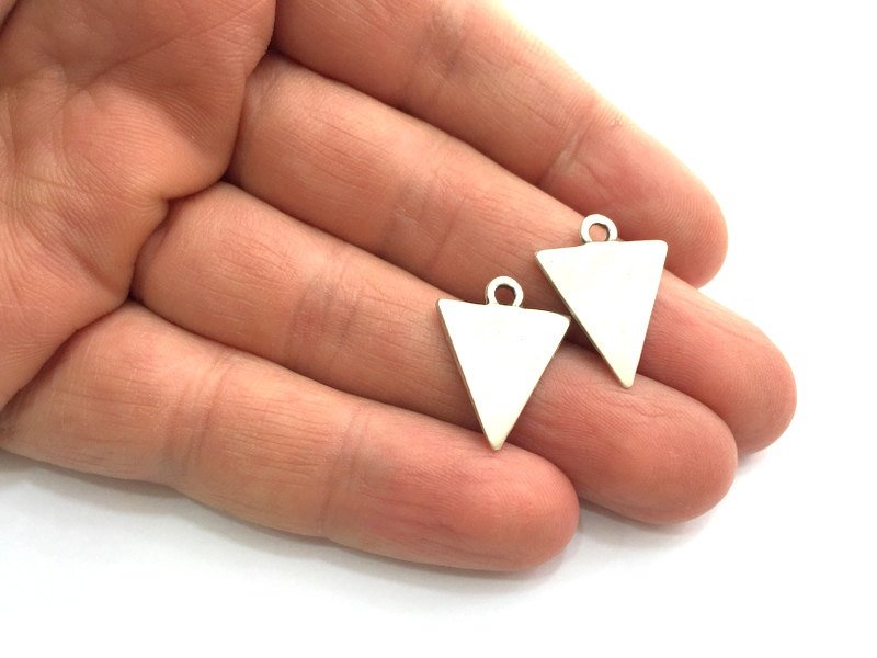 10 Silver Charms Triangle Charms Antique Silver Plated  Charms  10 Pcs (22x16mm) G5844