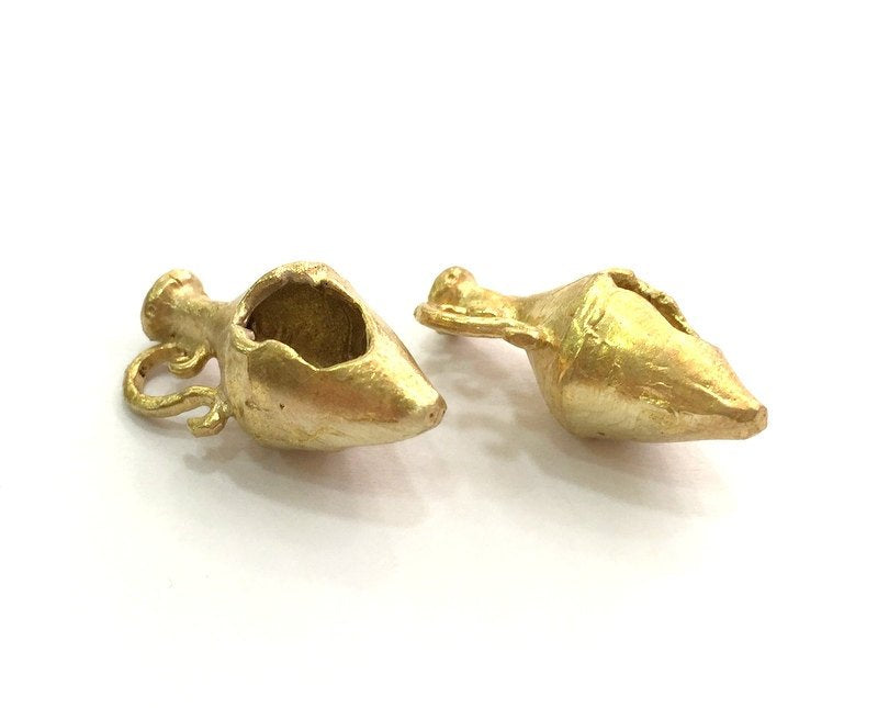 Raw Brass Amphora Pendant 25x16mm G5709