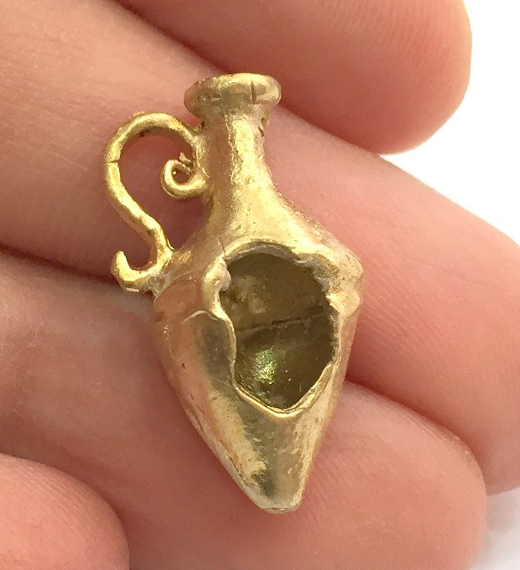 Raw Brass Amphora Pendant 25x16mm G5709