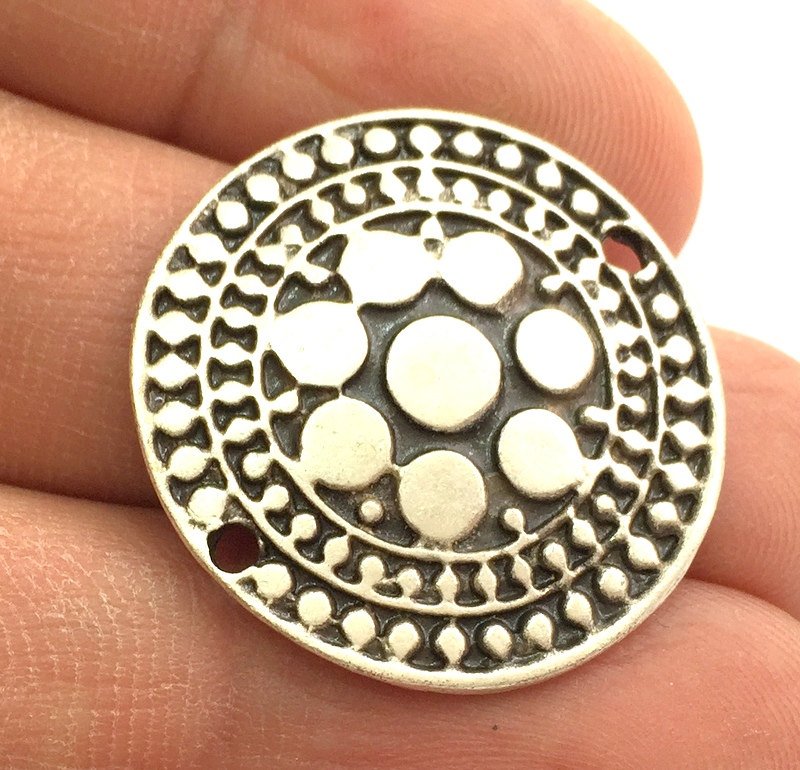 2 Pcs Antique Silver Pendants (27mm) Antique Silver Plated Metal  G5774