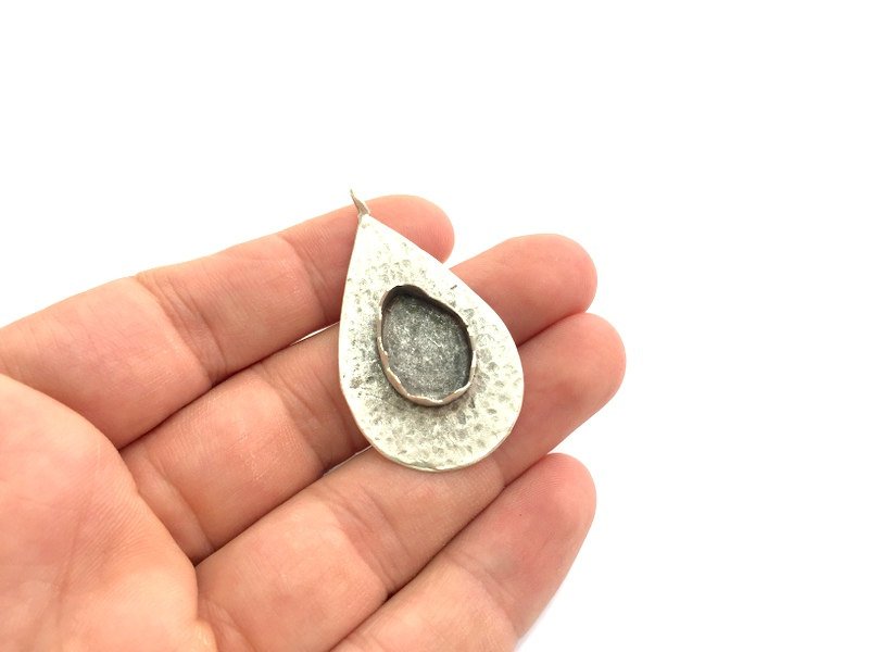 Antique Silver Plated Brass  Hammered Pendant Settings Blanks  Mountings , (18X13mm drop blank) G5983