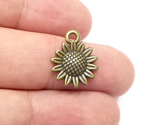 Sunflower Charms Daisy Flower Round Charms Antique Bronze Plated Charms (18x15mm) G28288