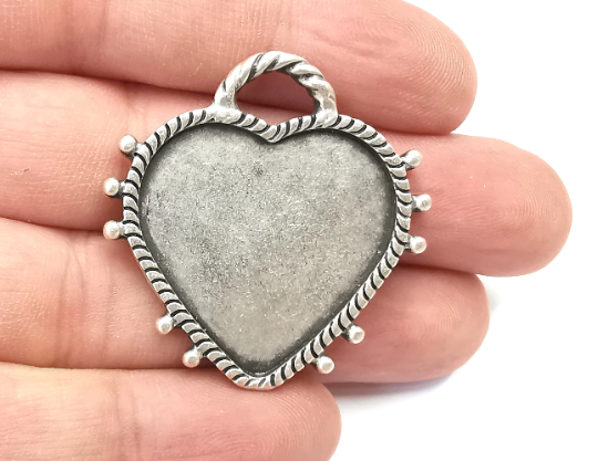 Heart Pendant Bezel, Resin Blank, inlay Mountings, Mosaic Frame, Cabochon Bases, Dry Flower Settings, Antique Silver Plated (29mm) G28796