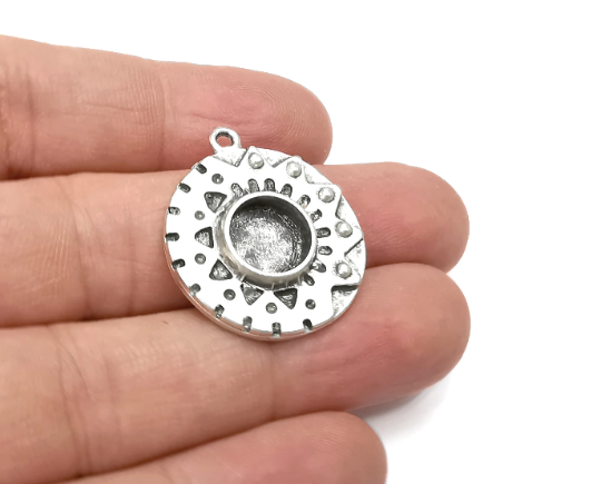 Unique Charms Pendant Bezel, Resin Blank, inlay Mountings, Mosaic Frame, Cabochon Bases Flower Settings Antique Silver (10mm) G29352