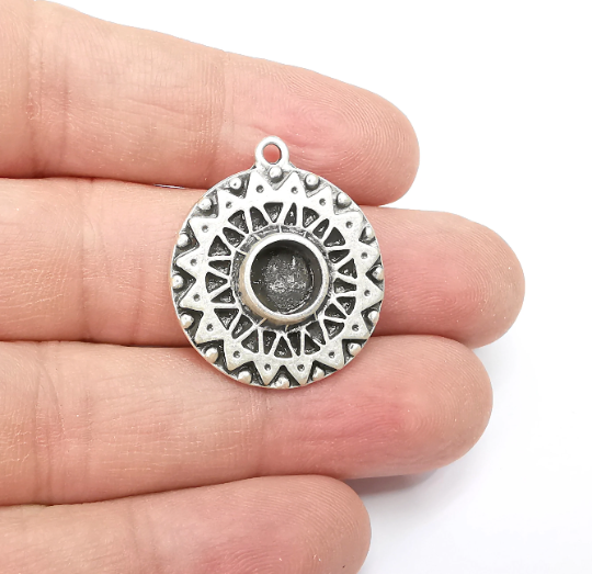 Antique Silver Charms Pendant Bezel, Resin Blank, inlay Mounting, Mosaic Frame Cabochon Base, Antique Silver Plated (8mm) G29331