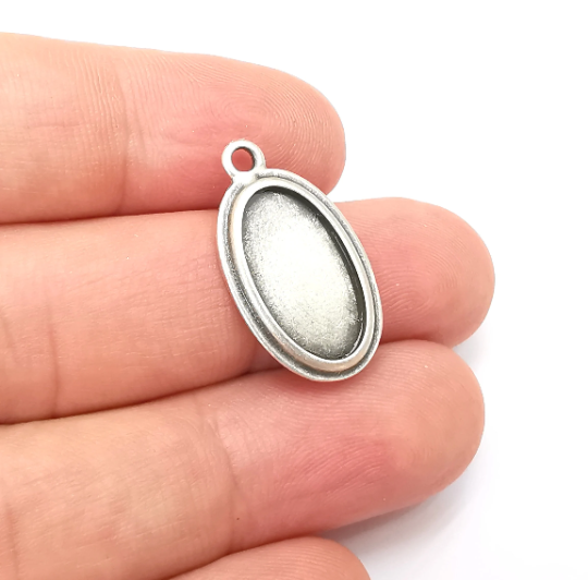 Oval Charm Bezel, Resin Blank, inlay Mounting, Mosaic Pendant Frame, Cabochon Base,Dry Flower Setting,Antique Silver Plated (18x10mm) G28725