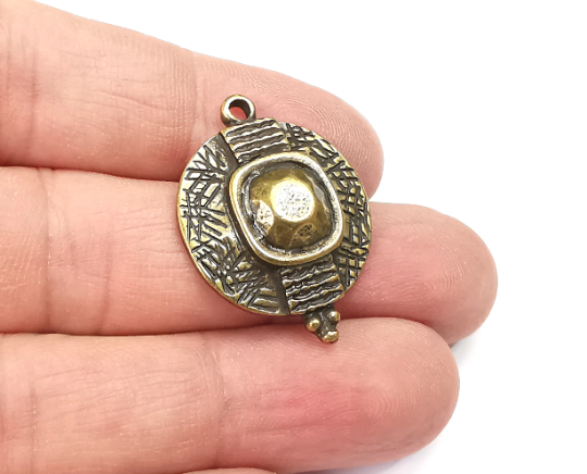 Ethnic Charms Pendant, Antique Bronze Plated (31x23mm) G29531
