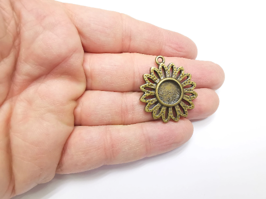 Flower Charms Pendant Bezels, Resin Blank, inlay Mountings, Mosaic Frame, Cabochon Bases Flower Settings Antique Bronze Plated (12mm) G29380