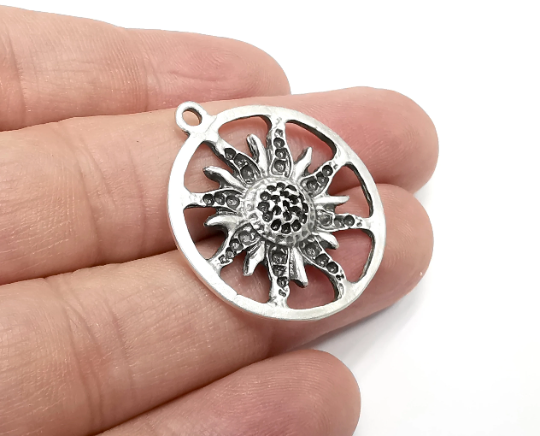 Sun Charms, Round Charms, Antique Silver Plated (32x28mm) G28996