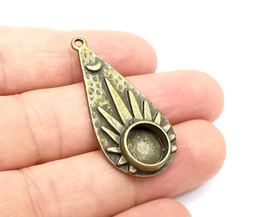 Crescent Sun Charms Pendant Bezels, Resin Blank, inlay Mountings, Mosaic Frame, Cabochon Bases, Antique Bronze Plated (10mm) G28483