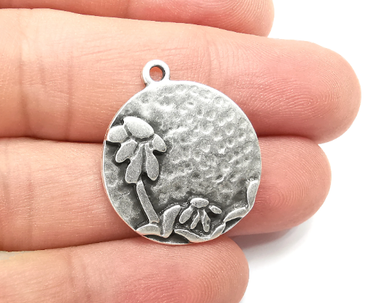 Flower Charms Hammered Round Pendant Antique Silver Plated (28x25mm) G28496