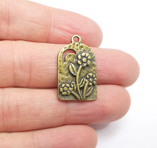 Flowers Charms Hammered Pendant Antique Bronze Plated (27x16mm) G29508