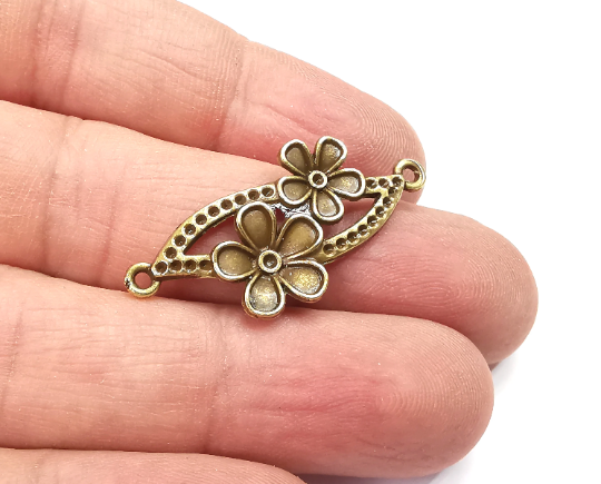2 Flower Connector Charms, Dangle Pendant, Earring Charms, Jewelry Findings, Antique Bronze Plated (36x17mm) G29515